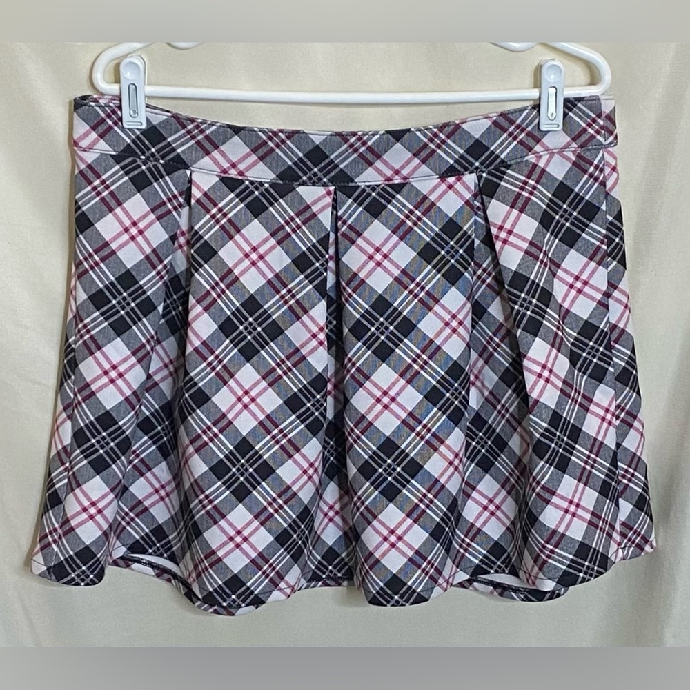 Aeropostale / Bethany Mota Plaid Pleated Mini Skirt